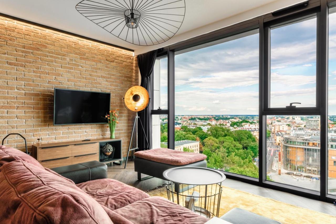Skyview Suite - Niepowtarzalny Widok I Basen ลูบลิน ภายนอก รูปภาพ